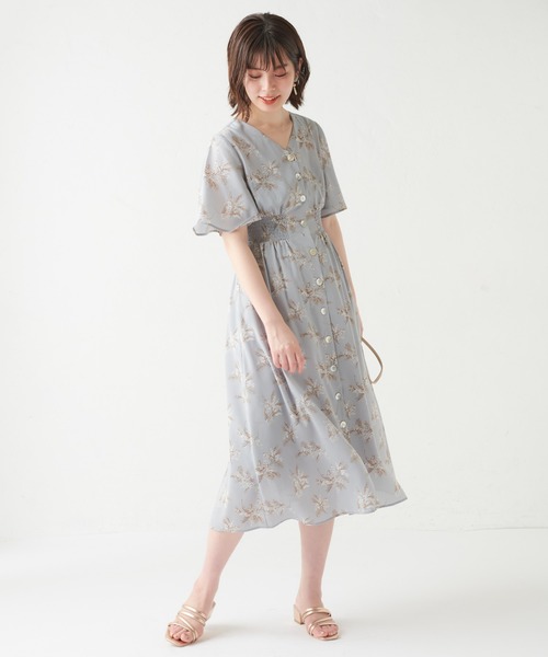 natural couture(ナチュラルクチュール)の「リゾート柄シェル釦ワンピース(ワンピース・レディース・ベージュ/サックスブルー/イエロー・FREE)」の8枚目の写真