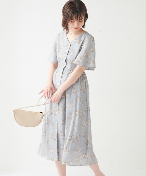 natural couture(ナチュラルクチュール)の「リゾート柄シェル釦ワンピース(ワンピース・レディース・ベージュ/サックスブルー/イエロー・FREE)」の9枚目の写真