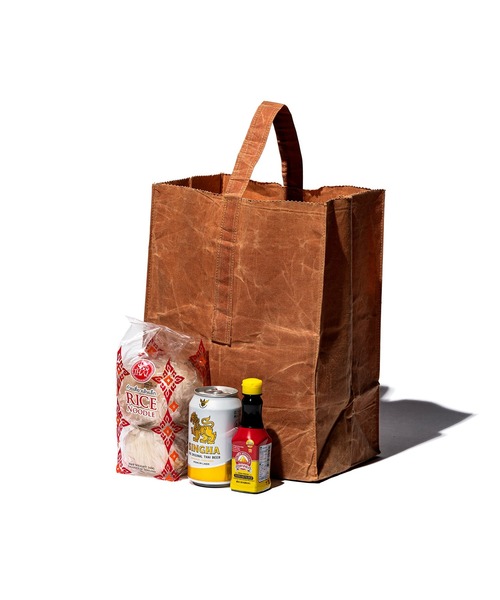 PUEBCO（プエブコ）の「GROCERY BAG WITH HANDLE Large（トートバッグ・メンズ・ホワイト/ブラウン・LARGE）」の2枚目の写真
