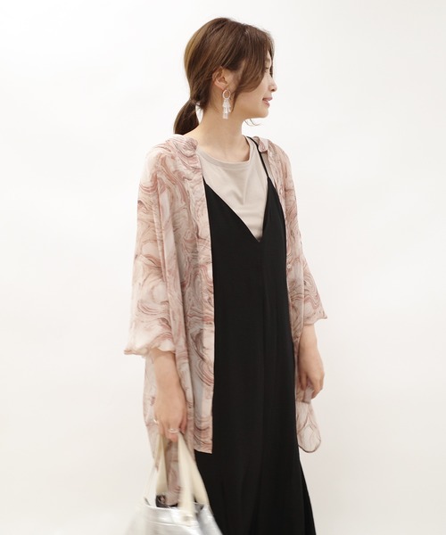 DouDou（ドゥドゥ）の「マーブルシアーシャツ（シャツ/ブラウス・レディース・ベージュ/ピンク・FREE）」の5枚目の写真