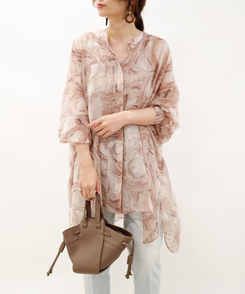 DouDou（ドゥドゥ）の「マーブルシアーシャツ（シャツ/ブラウス・レディース・ベージュ/ピンク・FREE）」の12枚目の写真