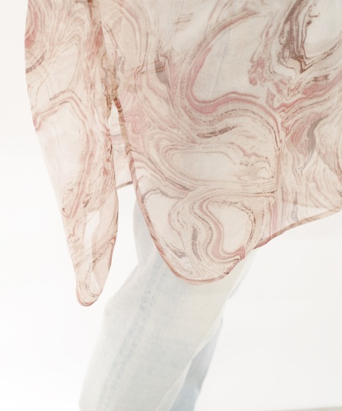 DouDou（ドゥドゥ）の「マーブルシアーシャツ（シャツ/ブラウス・レディース・ベージュ/ピンク・FREE）」の9枚目の写真