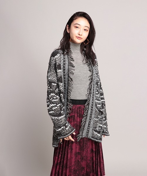 Desigual(デシグアル)の「ヘビーゲージジャケット VICTORIA(カーディガン/ボレロ・レディース・ブラック・S/M/L)」の1枚目の写真