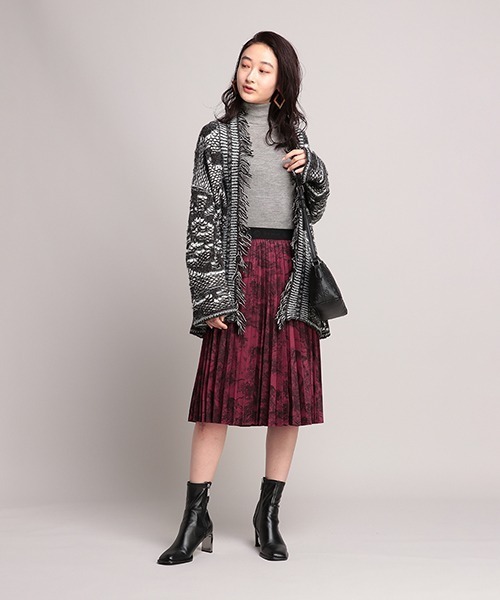 Desigual(デシグアル)の「ヘビーゲージジャケット VICTORIA(カーディガン/ボレロ・レディース・ブラック・S/M/L)」の4枚目の写真