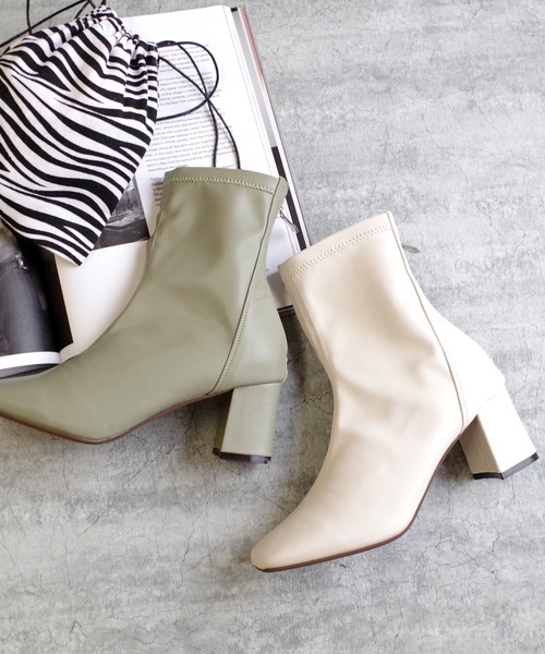 AmiAmi（アミアミ）の「スクエアトゥストレッチショートブーツ（ブーツ・レディース・ベージュ/ブラック/アイボリー/オリーブ・L/LL/M/S）」の9枚目の写真