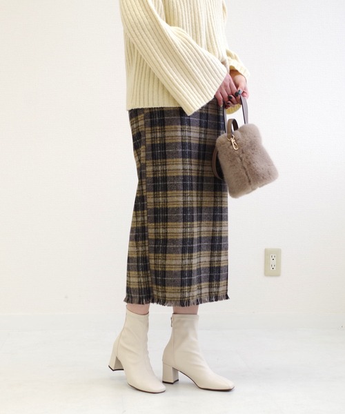 AmiAmi（アミアミ）の「スクエアトゥストレッチショートブーツ（ブーツ・レディース・ベージュ/ブラック/アイボリー/オリーブ・L/LL/M/S）」の10枚目の写真