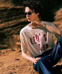 Levi's(R) RED グラフィック Tシャツ ECRU