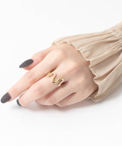 SALON（サロン）の「メタルラインデザインリング 日本製（リング・レディース・シルバー/シルバー系その他/ゴールド系その他/ゴールド・13号）」の13枚目の写真