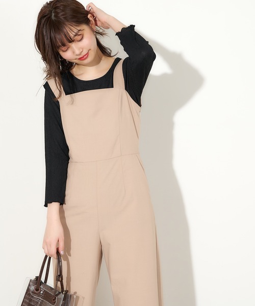 natural couture(ナチュラルクチュール)の「きらっと素材シンプルトップス(Tシャツ/カットソー・レディース・ブラック/オフホワイト/ライトベージュ・FREE)」の1枚目の写真