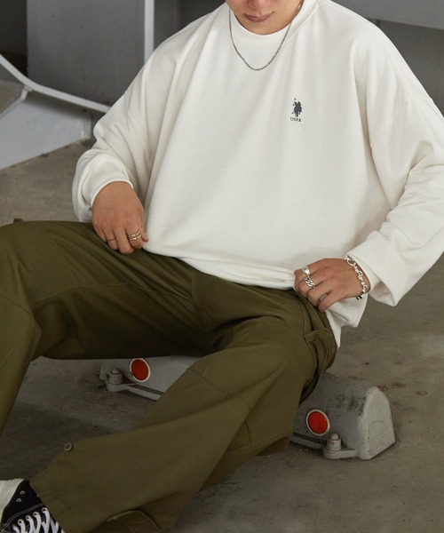 U.S. POLO ASSN.(ユーエスポロアッスン)の「U.S. POLO ASSN. / ユーエスポロアッスン 別注 ビッグシルエット ロゴ刺繍 裏毛プルオーバースウェット(スウェット・メンズ・ベージュ/ネイビー/ブラック/サックスブルー/ラベンダー/ホワイト/ブルー/ダークグレー/杢グレー/ブラウン/ライトグレー/ブラック系その他/グレー系その他/グリーン/ライトイエロー/ブルー系その他/ピンク系/ライトブルー/ライトグリーン/ライトパープル/オレンジ/グリーン系/グレー系その他2/ワインレッド/オレンジ系/パープル/アイボリー/キャメル/ブルー系/ミント/オートミール/レッド/ダークブラウン・L/M/S/XL)」の3枚目の写真