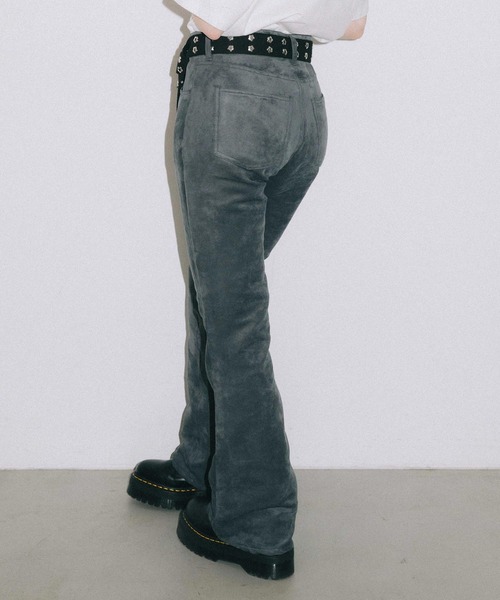 X-girl（エックスガール）の「FAUX SUEDE FLARE PANTS（その他パンツ・レディース・ブラック/ライトブルー/オレンジ・X-SMALL/SMALL/MEDIUM）」の18枚目の写真