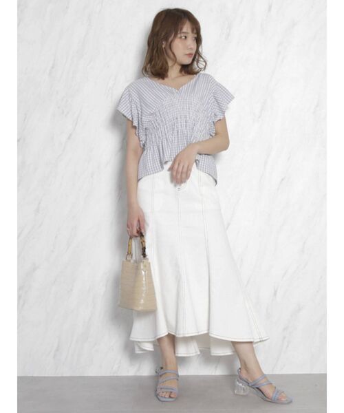 dazzlin（ダズリン）の「ステッチマーメイドデニムスカート（スカート・レディース・オフホワイト/インディゴブルー・SMALL/MEDIUM）」の4枚目の写真