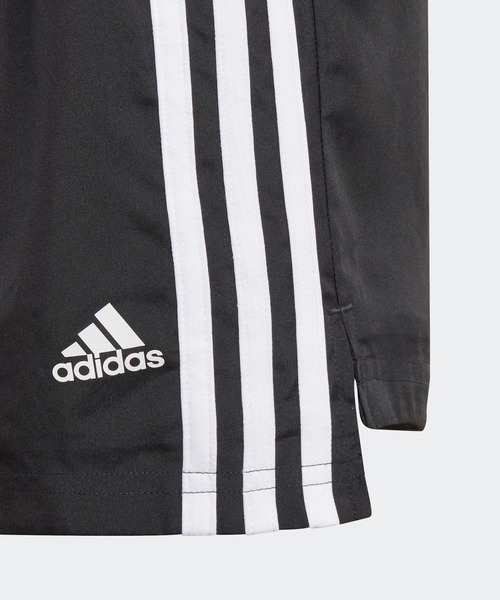 adidas（アディダス）の「アディダス デザインド トゥ ムーブ 3ストライプス ショーツ [adidas Designed To Move 3-Stripes Shorts] アディダス (キッズ／子供用)（その他パンツ・キッズ・ブラック×ホワイト/ダークネイビー・100/110/120/130/140/150/160）」の6枚目の写真