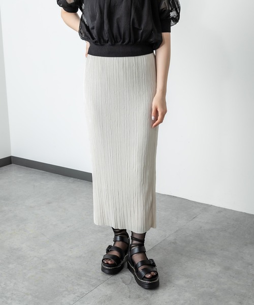 RASVOA（ラスボア）の「【WEB限定】ミニプリーツタイトロングスカート（スカート・レディース・ブラック/イエロー/アイボリー・FREE）」の2枚目の写真