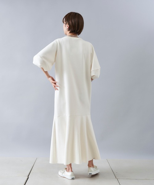 DouDou（ドゥドゥ）の「バルーンスリーブ裾切替カットワンピース（ワンピース・レディース・アイボリー/ブラック/グリーン・FREE）」の10枚目の写真