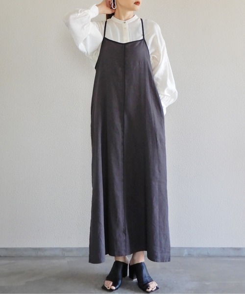 y/m by Yukie（イムバイユキエ）の「リネンレーヨンキャミワンピース（ワンピース・レディース・チャコールグレー/ベージュ・FREE）」の2枚目の写真