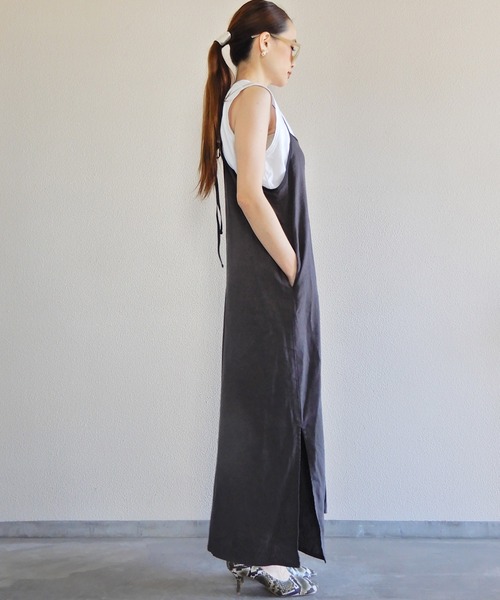 y/m by Yukie（イムバイユキエ）の「リネンレーヨンキャミワンピース（ワンピース・レディース・チャコールグレー/ベージュ・FREE）」の7枚目の写真