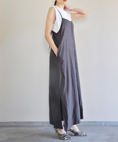 y/m by Yukie（イムバイユキエ）の「リネンレーヨンキャミワンピース（ワンピース・レディース・チャコールグレー/ベージュ・FREE）」の4枚目の写真