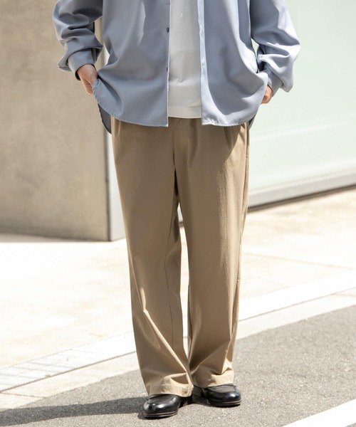 ITEMS URBANRESEARCH（アイテムズ アーバンリサーチ）の「ナイロン タックワイドパンツ（その他パンツ・メンズ・カーキ/グレー系その他/ブラック・LARGE/MEDIUM/SMALL）」の9枚目の写真