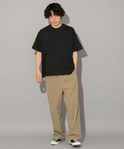 ITEMS URBANRESEARCH（アイテムズ アーバンリサーチ）の「ナイロン タックワイドパンツ（その他パンツ・メンズ・カーキ/グレー系その他/ブラック・LARGE/MEDIUM/SMALL）」の18枚目の写真