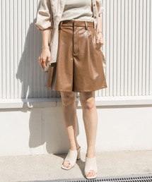 フェイクレザーハーフパンツ