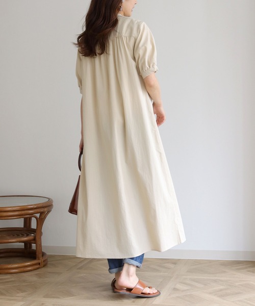 HER CLOSET(ハークローゼット)の「【shemoshelly】リネンライクギャザーシャツワンピース(ワンピース・レディース・アイボリー/ブラック/テラコッタ/ベージュ/ブルー・M)」の10枚目の写真