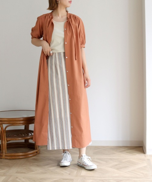 HER CLOSET(ハークローゼット)の「【shemoshelly】リネンライクギャザーシャツワンピース(ワンピース・レディース・アイボリー/ブラック/テラコッタ/ベージュ/ブルー・M)」の18枚目の写真