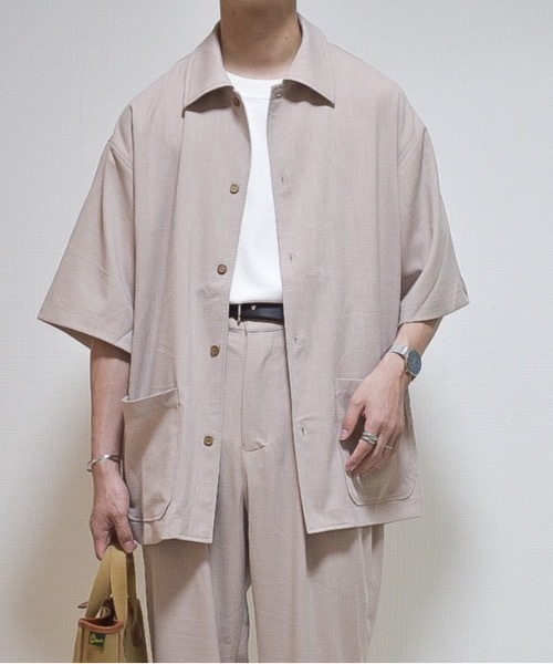 INTER FACTORY（インターファクトリー）の「ファッションインフルエンサー たいが - リネンタッチカバーオールシャツ　made in INTER FACTORY（シャツ/ブラウス・メンズ・ベージュ/チャコールグレー・MEDIUM/LARGE）」の2枚目の写真