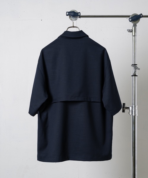 INTER FACTORY（インターファクトリー）の「ファッションインフルエンサー たいが - リネンタッチカバーオールシャツ　made in INTER FACTORY（シャツ/ブラウス・メンズ・ベージュ/チャコールグレー・MEDIUM/LARGE）」の9枚目の写真