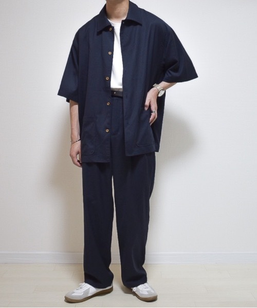 INTER FACTORY（インターファクトリー）の「ファッションインフルエンサー たいが - リネンタッチカバーオールシャツ　made in INTER FACTORY（シャツ/ブラウス・メンズ・ベージュ/チャコールグレー・MEDIUM/LARGE）」の3枚目の写真