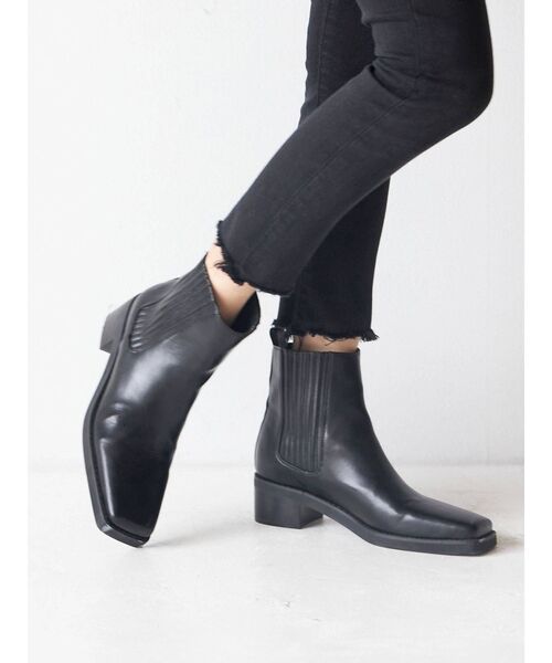 Ungrid(アングリッド)の「スクエアトゥサイドゴアブーツ(ブーツ・レディース・ブラウン/ブラック・L/M/S)」の4枚目の写真