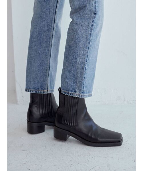 Ungrid(アングリッド)の「スクエアトゥサイドゴアブーツ(ブーツ・レディース・ブラウン/ブラック・L/M/S)」の5枚目の写真