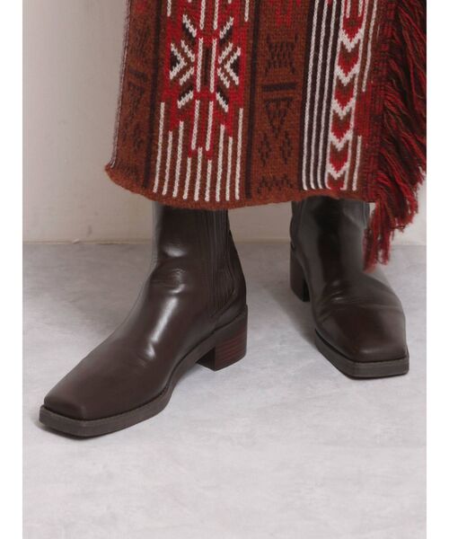 Ungrid(アングリッド)の「スクエアトゥサイドゴアブーツ(ブーツ・レディース・ブラウン/ブラック・L/M/S)」の12枚目の写真