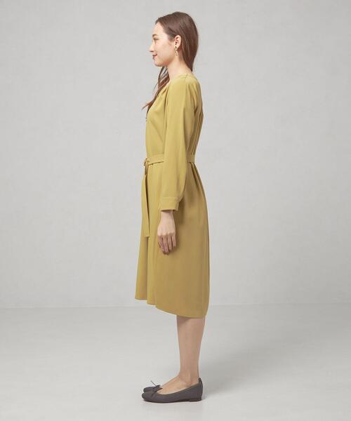 closet story（クローゼットストーリー）の「＜closet story（クローゼットストーリー）＞ タックVネック サックワンピース -ウォッシャブル-（ワンピース・レディース・ベージュ/イエロー・FREE）」の3枚目の写真