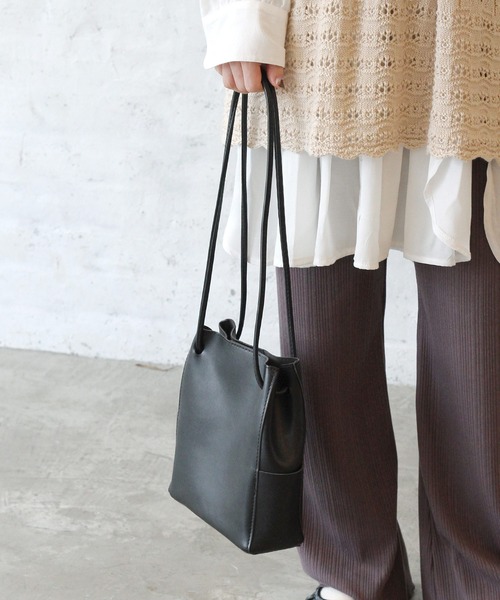 Crisp yours（クリスプユアーズ）の「【WEB限定】ポーチセットスクエアバッグ（ショルダーバッグ・レディース・ブラック/ベージュ/ブラウン・FREE）」の8枚目の写真