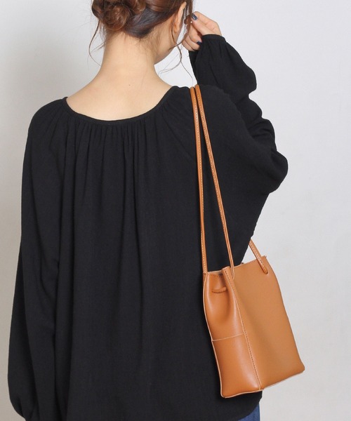 Crisp yours（クリスプユアーズ）の「【WEB限定】ポーチセットスクエアバッグ（ショルダーバッグ・レディース・ブラック/ベージュ/ブラウン・FREE）」の14枚目の写真