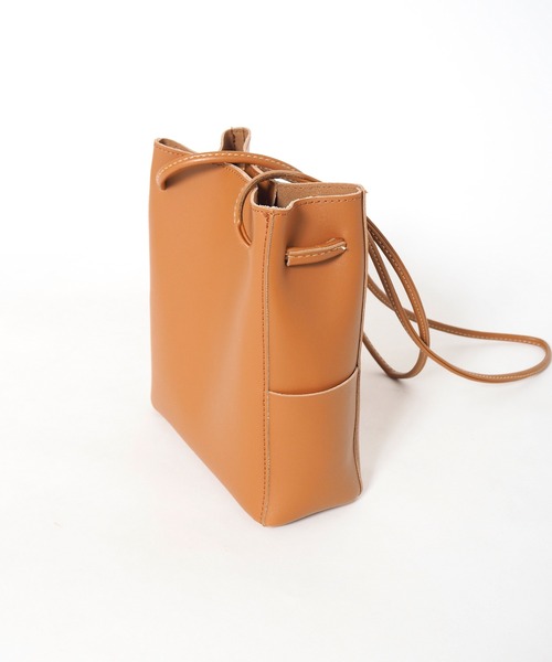 Crisp yours（クリスプユアーズ）の「【WEB限定】ポーチセットスクエアバッグ（ショルダーバッグ・レディース・ブラック/ベージュ/ブラウン・FREE）」の6枚目の写真