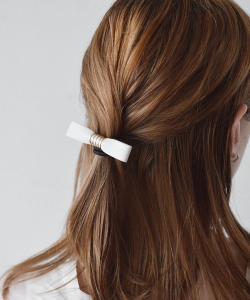 ma chere Cosette?（マシェールコゼット）の「エコレザーリボンヘアゴム（ヘアゴム・レディース・ブラック/キャメル/アイボリー・FREE）」の2枚目の写真