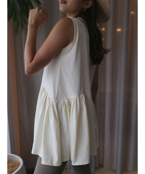 TRUNC（トランクエイティーエイト）の「Flare Cut Peplum Tops（Tシャツ/カットソー・レディース・オフホワイト/ブラック/ベージュ・FREE）」の15枚目の写真