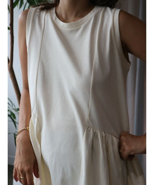 TRUNC（トランクエイティーエイト）の「Flare Cut Peplum Tops（Tシャツ/カットソー・レディース・オフホワイト/ブラック/ベージュ・FREE）」の22枚目の写真