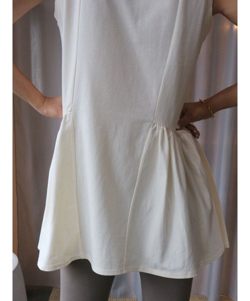 TRUNC（トランクエイティーエイト）の「Flare Cut Peplum Tops（Tシャツ/カットソー・レディース・オフホワイト/ブラック/ベージュ・FREE）」の5枚目の写真