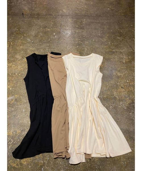 TRUNC（トランクエイティーエイト）の「Flare Cut Peplum Tops（Tシャツ/カットソー・レディース・オフホワイト/ブラック/ベージュ・FREE）」の14枚目の写真