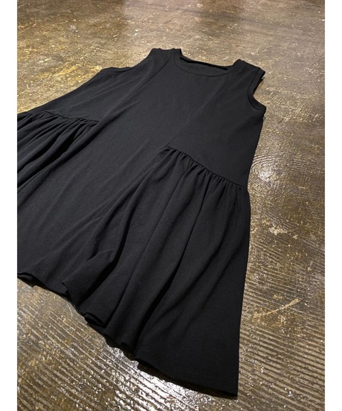 TRUNC（トランクエイティーエイト）の「Flare Cut Peplum Tops（Tシャツ/カットソー・レディース・オフホワイト/ブラック/ベージュ・FREE）」の18枚目の写真