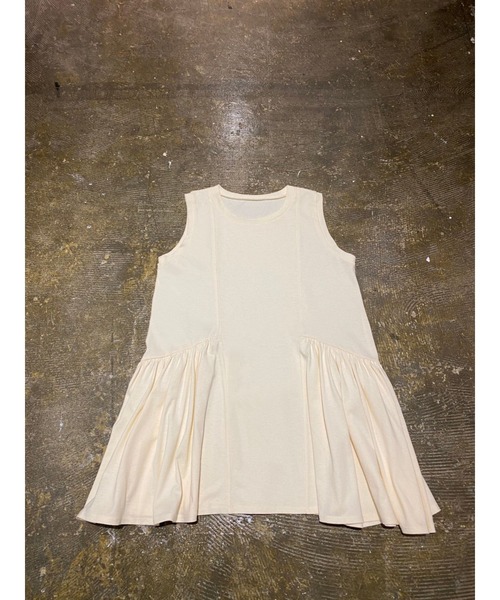 TRUNC（トランクエイティーエイト）の「Flare Cut Peplum Tops（Tシャツ/カットソー・レディース・オフホワイト/ブラック/ベージュ・FREE）」の7枚目の写真