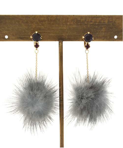 Kastane（カスタネ）の「【Kastane】ファーイヤリング（イヤリング・レディース・グレー/ネイビー/アイボリー・FREE）」の7枚目の写真