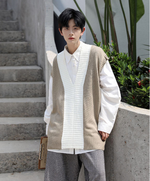 neos（ネオス）の「【neos -addictive design-】ルーズシルエット バイカラー Vネック チルデン ニット ベスト（ベスト・メンズ・ブルー/ベージュ/ブラック・MEDIUM/X-LARGE/LARGE）」の4枚目の写真
