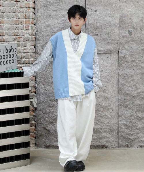 neos（ネオス）の「【neos -addictive design-】ルーズシルエット バイカラー Vネック チルデン ニット ベスト（ベスト・メンズ・ブルー/ベージュ/ブラック・MEDIUM/X-LARGE/LARGE）」の14枚目の写真
