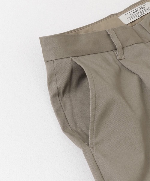 URBAN RESEARCH Sonny Label（アーバンリサーチサニーレーベル）の「ワイドテーパードパンツ（チノパンツ・メンズ・カーキ/インディゴブルー/ベージュ系その他・MEDIUM/LARGE）」の8枚目の写真