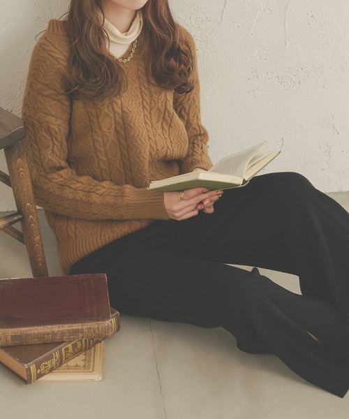 Ambre Neige（アンブルネージュ）の「セットアップ（Vネックニット×ニットパンツ）／【WEB/EC限定商品】（セットアップ・レディース・ダークブラウン/アイボリー/ライトブラウン・FREE）」の3枚目の写真