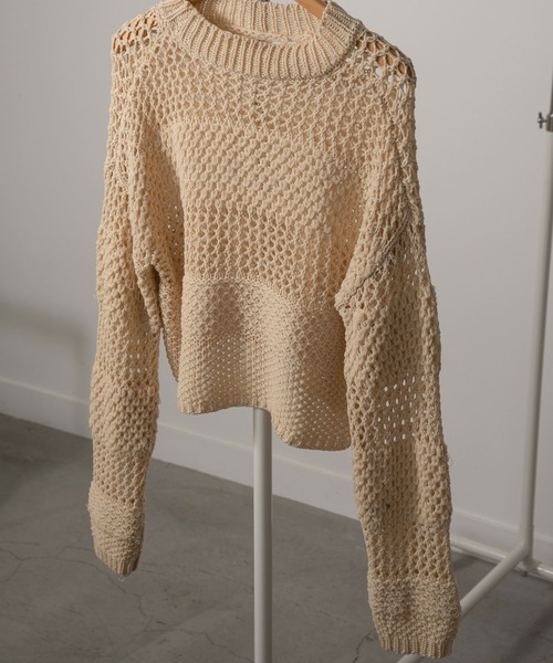 Amiur（エミレ）の「crew neck low gauge knit（ニット/セーター・レディース・ベージュ/アイボリー・FREE）」の3枚目の写真